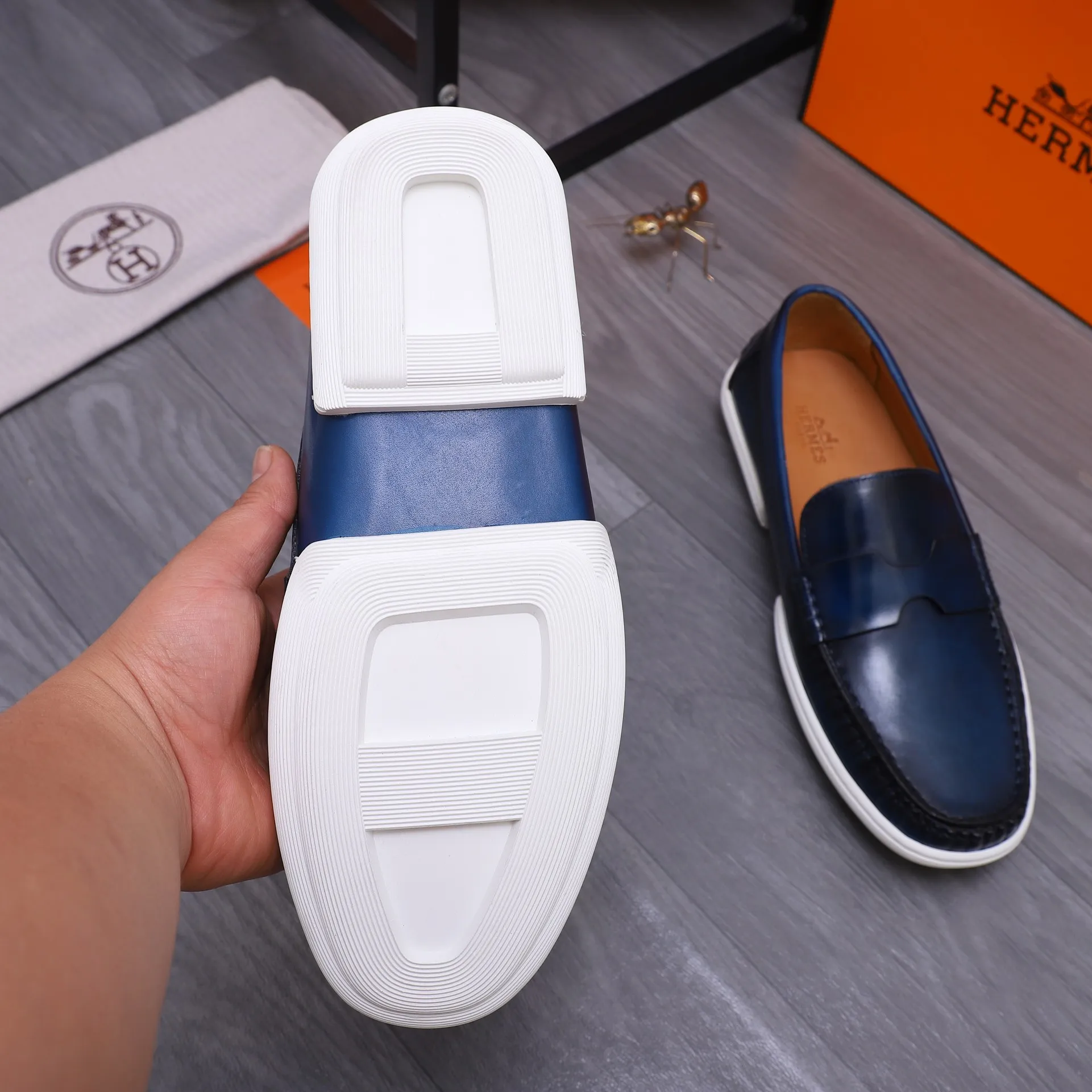 Men's shoes 💰500 Product trademark: HERMES "Hermes" casual slip-on leather shoes Regular size: 38-46 (45.46 custom-made, non-refundable) Product materials: Selected color-brushed cowhide upper, cowhide lining, original outsole